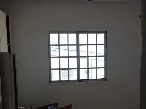 Oficina 3 ambientes con 1 baño