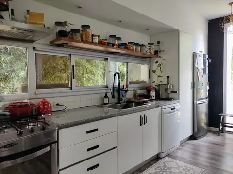 CASA EN VENTA EN LA MONTURA - PILAR