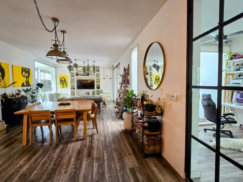 Casa en Venta con 3 cocheras
