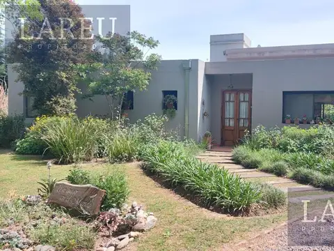 Casa en Venta en Roble Joven, USD 227.000