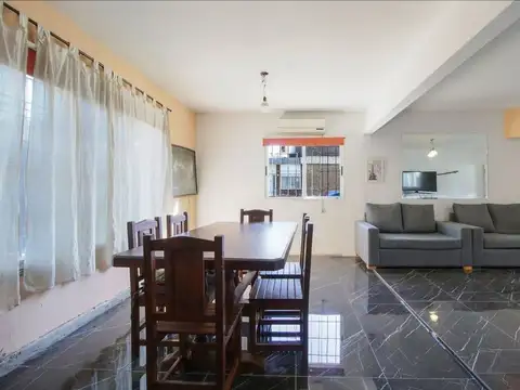 Depto Tipo Casa 7 ambientes con 4 baños