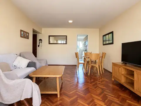 Venta Apartamento 3 dormitorios y balcón Centro