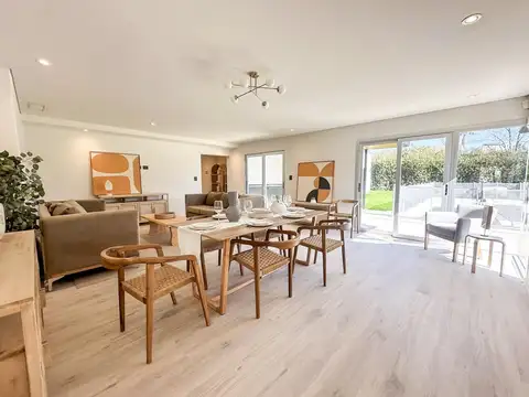 Venta Casa de tres dormitorios en Miraflores (Funes Hills)