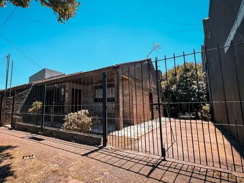 VENTA CASA 3 AMB JARDIN EL GAUCHO APTO CREDITO