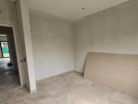 Casa en Alquiler con 2 cocheras