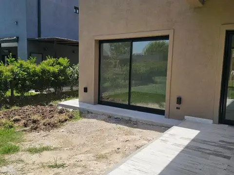 Casa en Alquiler de 3 dormitorios