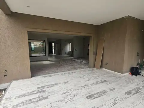 Casa en Alquiler 1 planta en santo tomas