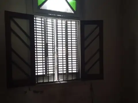 CASA A REFACCIONAR DE 4 AMBIENTES
