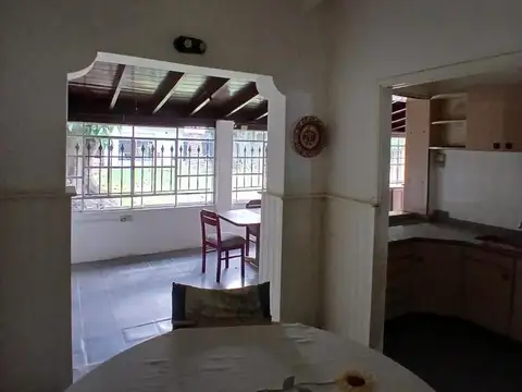 Casa 4 ambientes con 1 baño