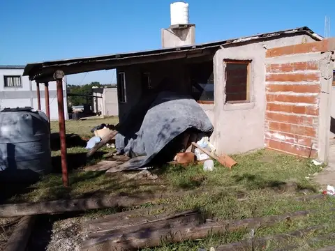 Casa 3 ambientes con 1 baño