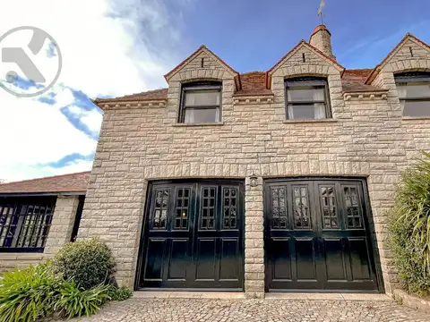Casa en Venta con 4 cocheras