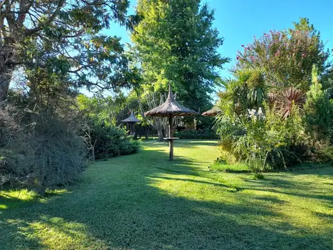 Casa en Venta con 2 cocheras