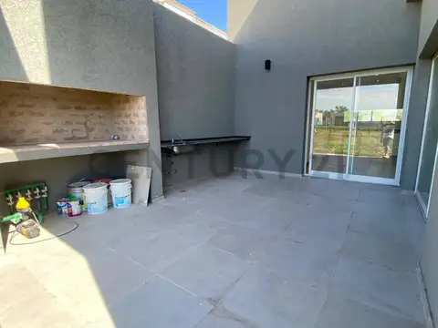 Casa 4 ambientes con 3 baños
