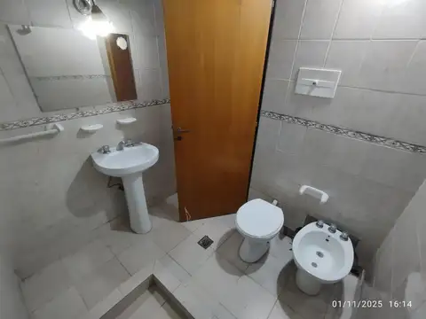 Depto Tipo Casa en Alquiler 40 años