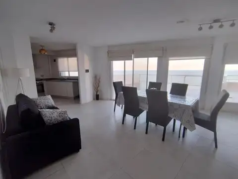 Av. Felix U. Camet 2121 , Piso 7