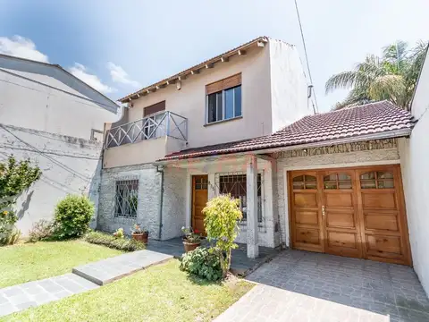 CASA EN VENTA 4 AMBIENTES + ESTUDIO EN ALDO BONZI