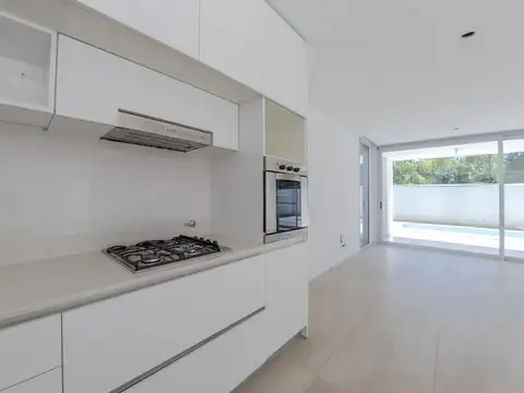 Casa 5 ambientes con 3 baños