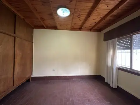 Casa 3 ambientes con 1 baño