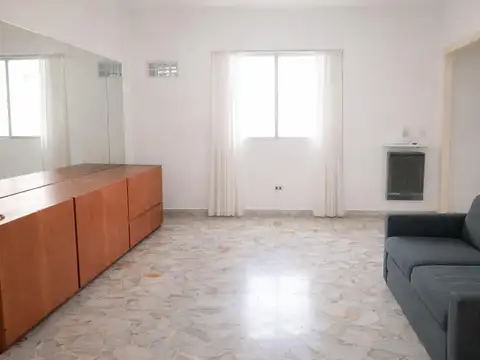 Depto Tipo Casa en Venta en Flores, USD 135.000