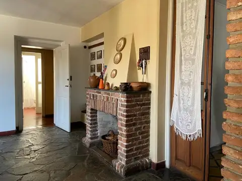 Casa 6 ambientes con 5 baños