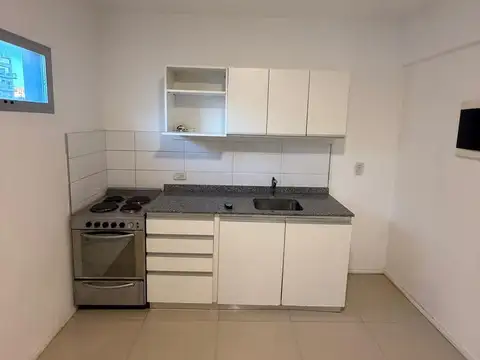 Departamento en Alquiler en Parque Centenario, $ 700.000