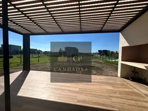 Casa 4 ambientes con 3 baños