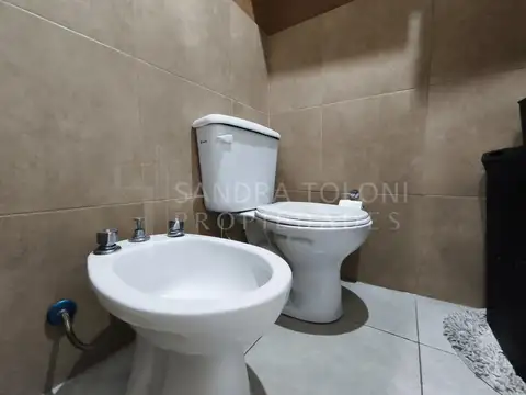 VENTA DEPARTAMENTO TEMPERLEY DOS AMBIENTES CON BALCON