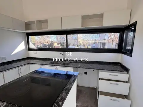 venta de Casa 4 ambientes en Santa Elena, Pilar