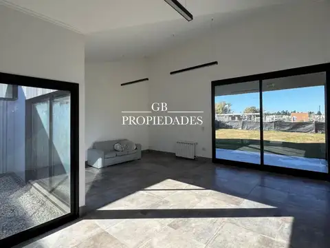 Casa en Venta en Pilar del Este - Santa Elena, USD 165.000