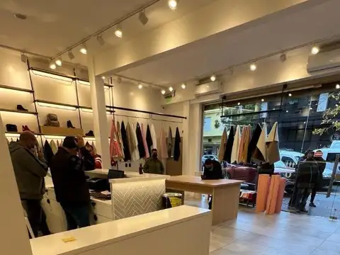 Local comercial sobre Av. Boedo