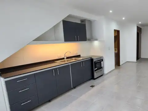 PH a nuevo, bajas expensas, todo luz y tranquilidada metros del Hospital Garraham CABA