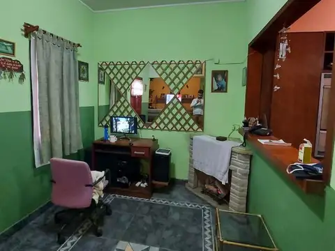 Casa 3 ambientes con 1 baño