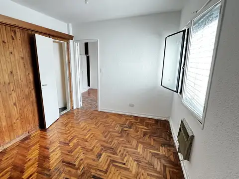 EXCELENTE UBICACION" EMILIO MITRE 75, 2 AMB. LATERAL, MUY LUMINOSO "APTO PROFESIONAL"