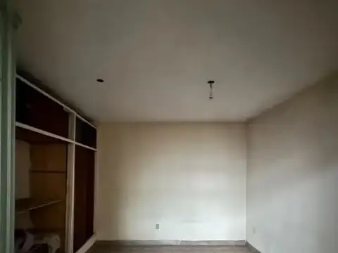 Depto Tipo Casa en Venta 50 años