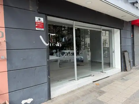 Importante Local de 200m2 en alquiler Avellaneda