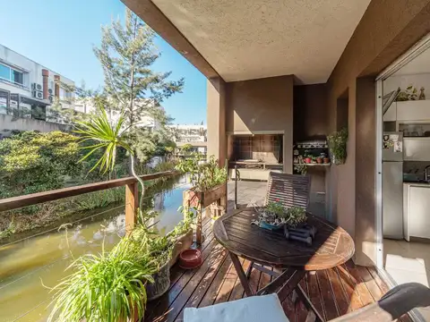 VENTA CASA 4 AM.  BARRIO SENDERO NORDELTA