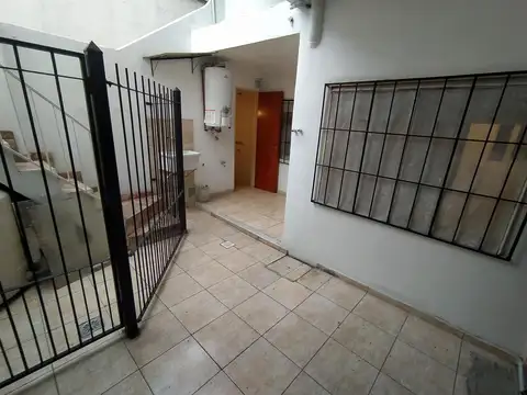 Depto Tipo Casa en Alquiler de 4 ambientes
