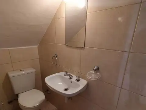 Depto Tipo Casa 4 ambientes con 2 baños