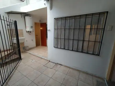 Depto Tipo Casa en Alquiler 40 años