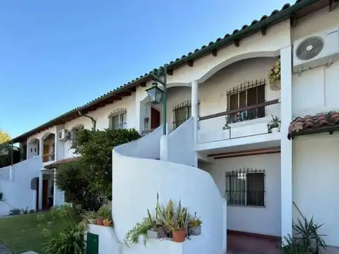 Dúplex en alquiler c/ cochera en Muñiz