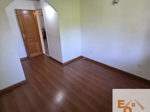 Dúplex en alquiler c/ cochera en Muñiz