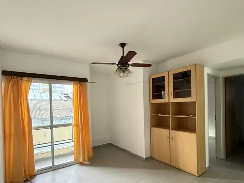 ALQUILER 1 DORMITORIO, DE ESCALERA, ECONOMICO