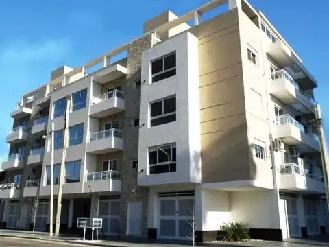 VENTA, DEPARTAMENTO DE 2 AMBIENTES AL FRENTE CON BALCON, RAMOS MEJIA. APTO CREDITO