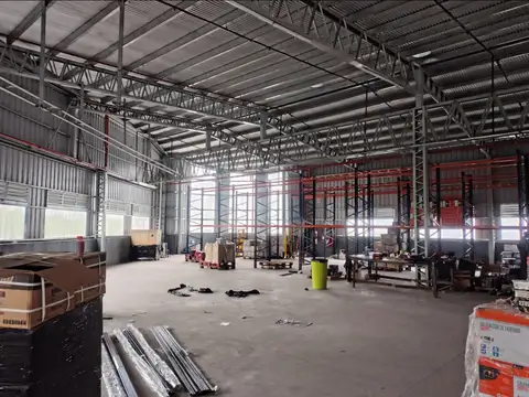 Excelente depósito de 3.969 m² con sistema contra incendio.
