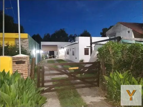 Casa en venta - 2 Dormitorios 2 Baños - Cocheras - 300Mts2 - Santa Clara del Mar