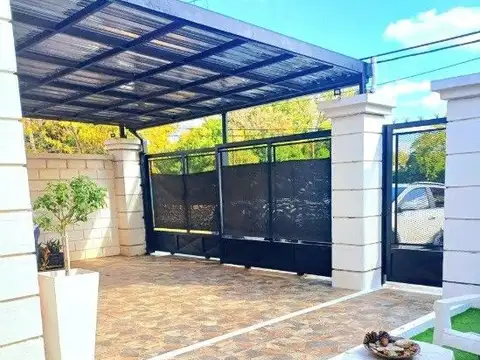 Casa de 4 ambientes, Pilar a metros de Panamericana Zona Champagnat