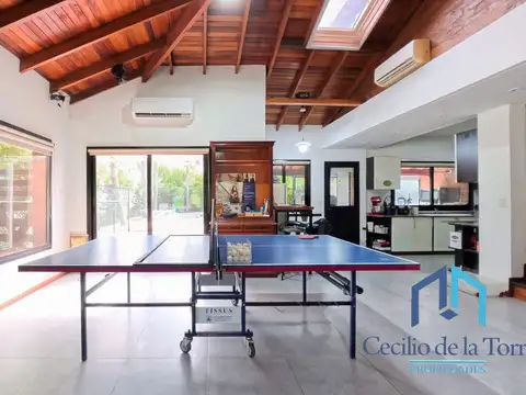 Casa 6 ambientes con 4 baños