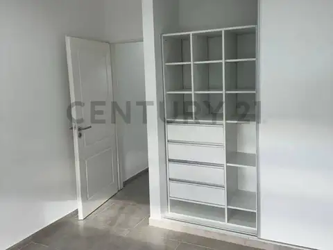 Departamento de un dormitorio en alquiler. Berisso. Calle 61 entre 128 y 129.