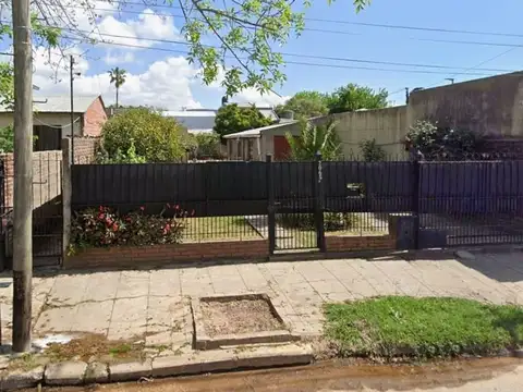 VENTA CASA SOBRE LOTE DE 10X45 BERAZATEGUI