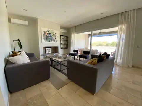 Casa en Alquiler de 4 dormitorios